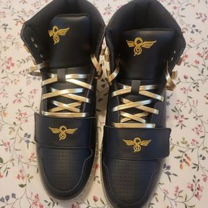 Creative Recreations Bkack and Gold NEW